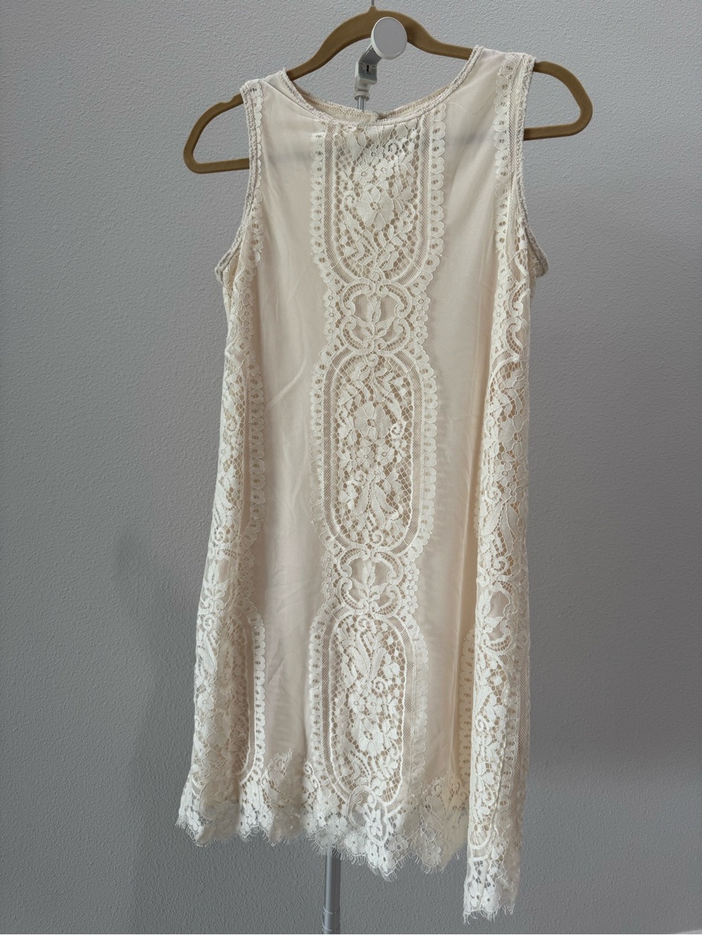 BCBGMaxAzria Cream Lace Sleeveless Mini Dress NWOT